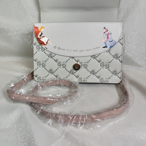 Danielle Nicole Cinderella Cross Body (Gus Gus Version) NWT - Picture 3 of 3